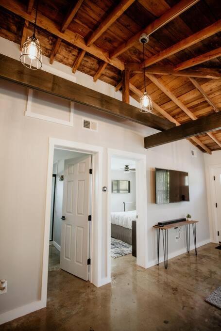 The Turquoise Door Modern Rustic In Town Of Lexington Villa Exterior photo